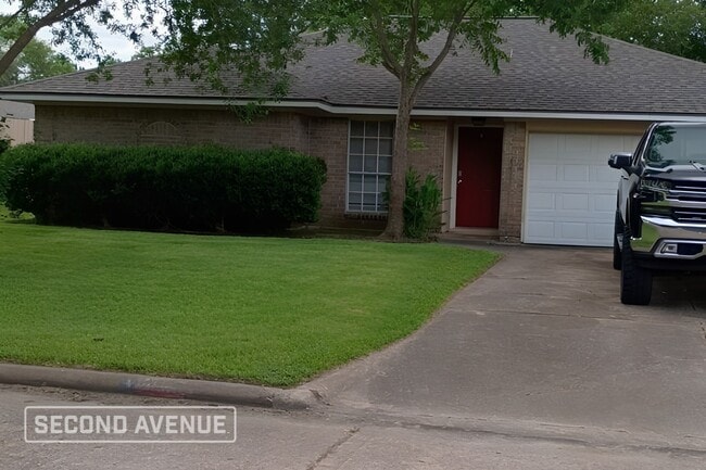 Building Photo - 5010 Carmona Ln