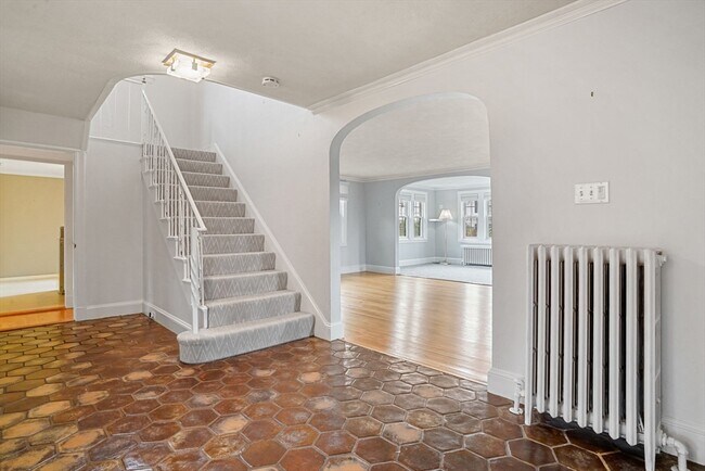 Building Photo - 28 Exmoor Rd