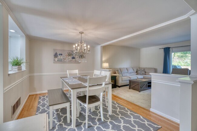 Foto del edificio - 18 Collis Ct