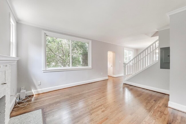 Building Photo - 8209 Flower Ave