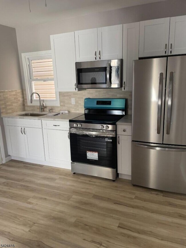 Foto del edificio - 454 E 31st St