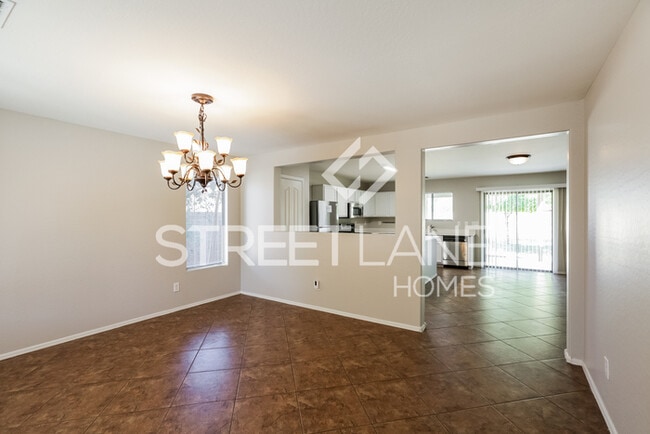 Building Photo - Charming 3 Bedroom/3 Bath