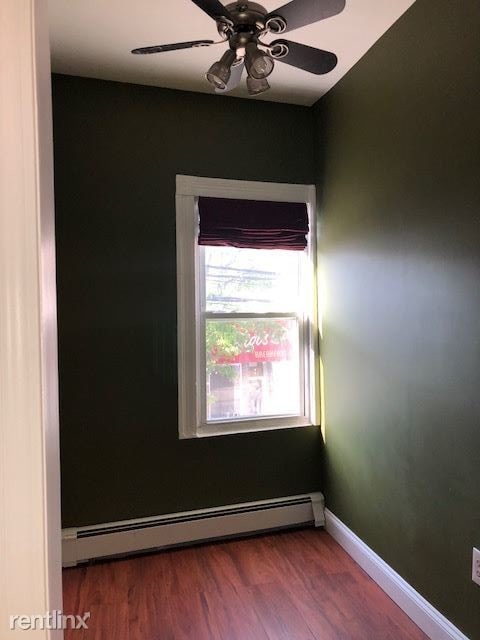 Building Photo - 2 br, 1 bath Apartment - 7426 Amboy Rd