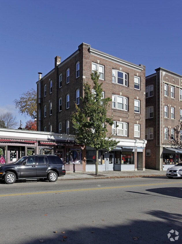 Building Photo - 930 Main St