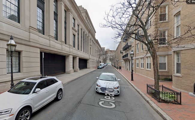 Building Photo - 48 Clearway St