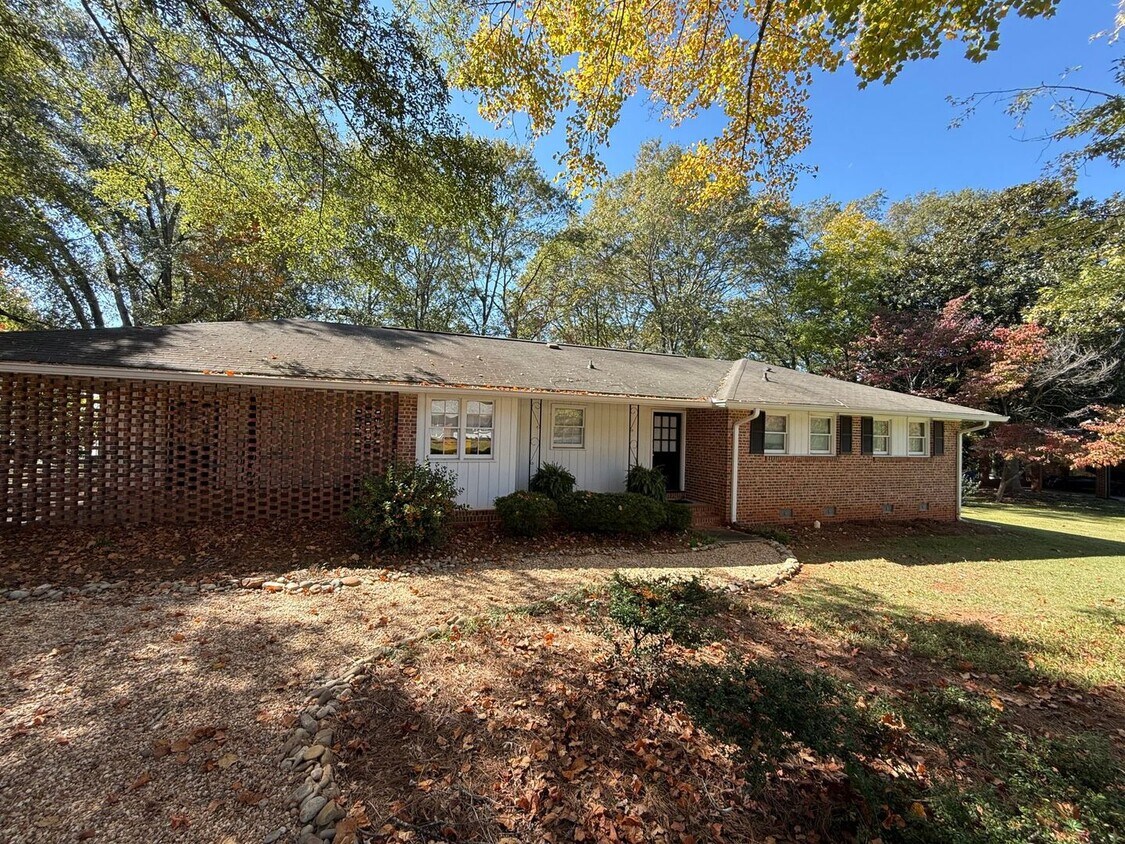 Primary Photo - Cute Corner Lot University Heights Brick R...