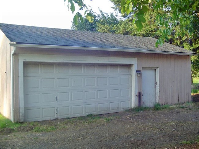 Building Photo - 40695 McKenzie Hwy