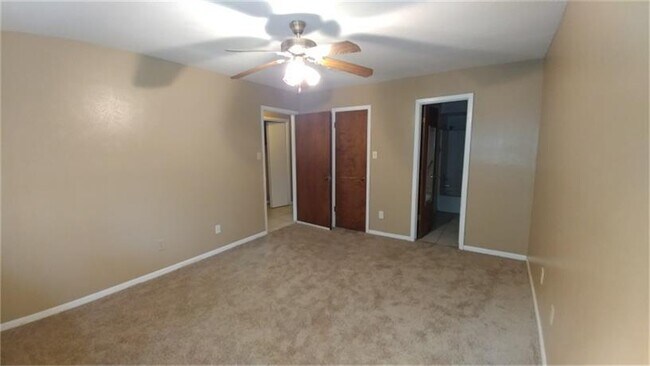Foto del edificio - 1616 Hazelwood St