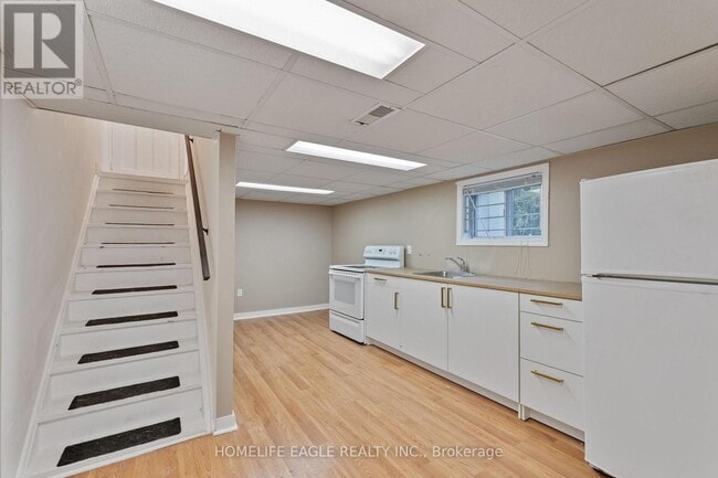 Building Photo - 46 Athol Ave