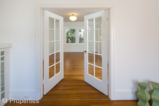 Building Photo - 1 br, 1 bath House - 42 Guttenberg Street
