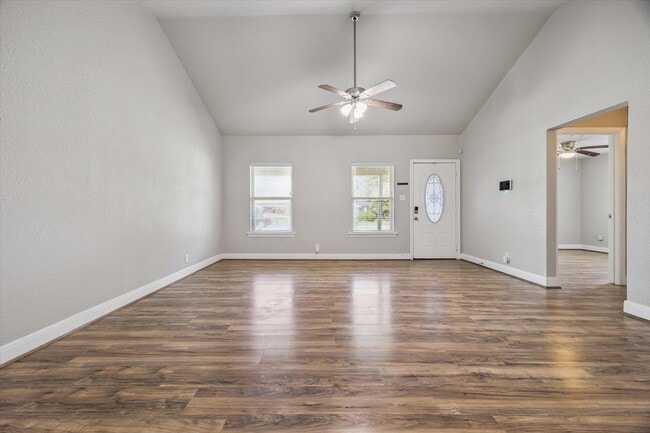 Foto del edificio - 5014 Yellowstone Blvd