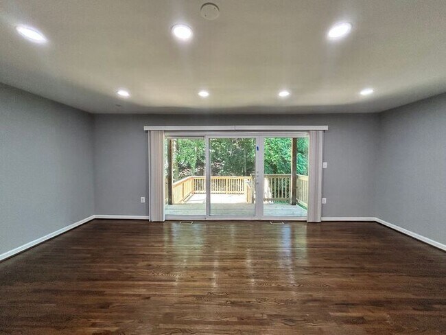 Foto del edificio - 3 Bedrooms 3.5 Bathrooms Townhome