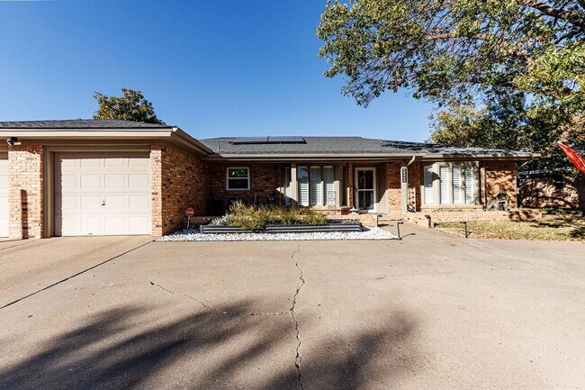 Foto del edificio - Discover Your Oasis: Spacious 3-Bed Lubboc...