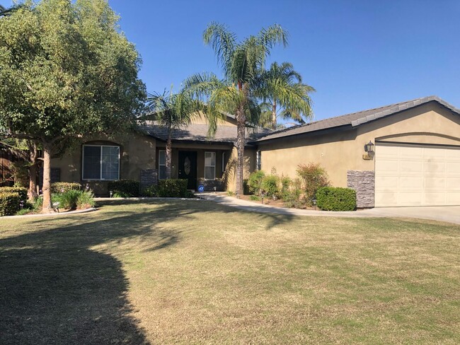 Building Photo - Northwest Bakersfield