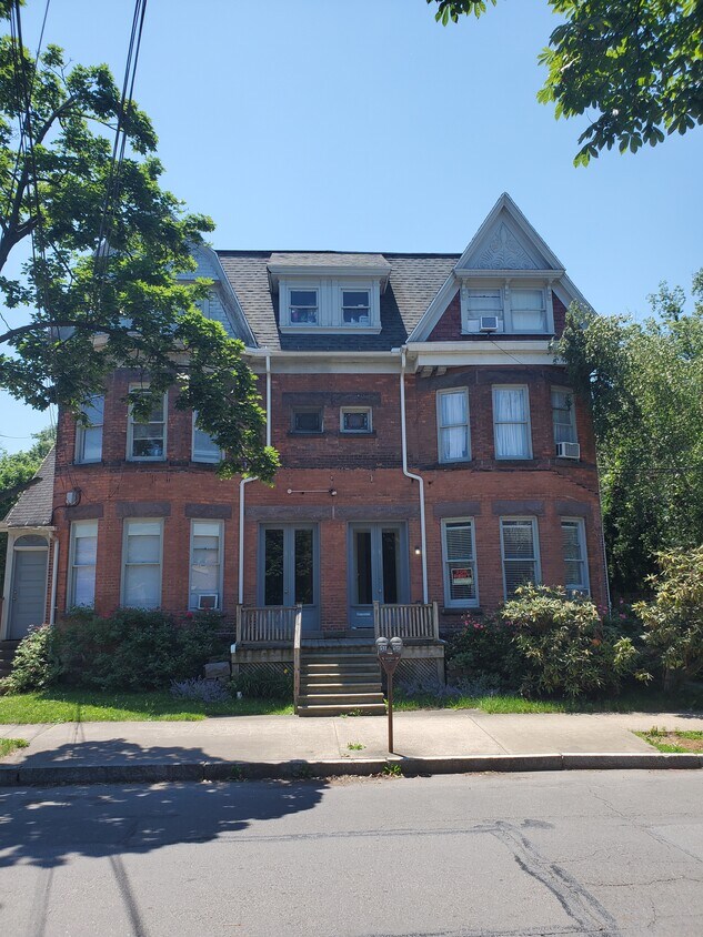 Primary Photo - 68 W Ross St