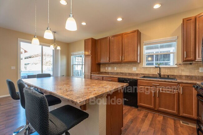 Building Photo - 1326 Bluemoon Dr