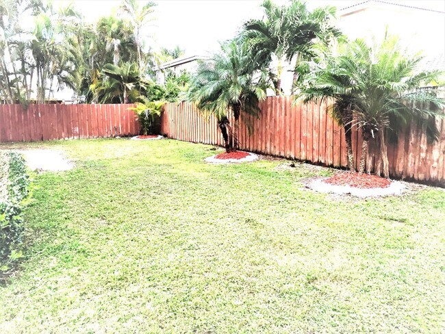 Foto del edificio - 14300 SW 159th Pl