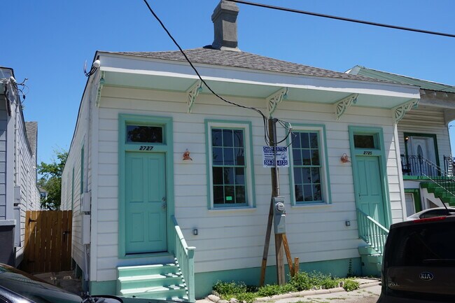 Foto del edificio - 2725 Iberville St