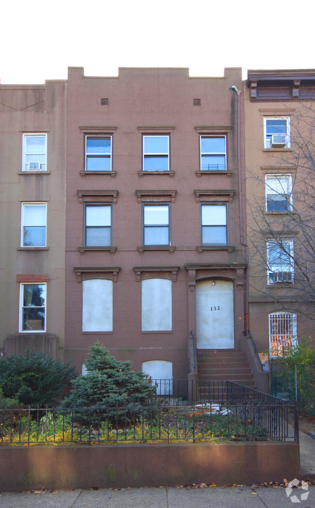 Building Photo - Shell Apartments