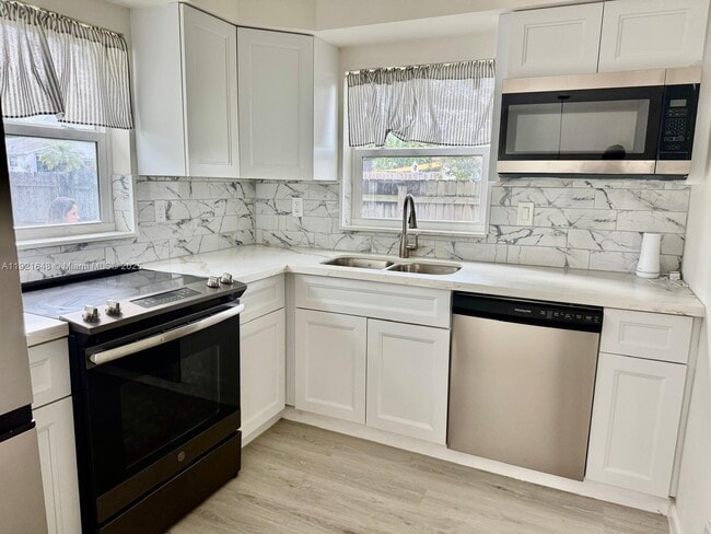 Foto del edificio - 2546 Scott St