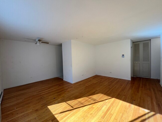Foto del edificio - 525 W Melrose St