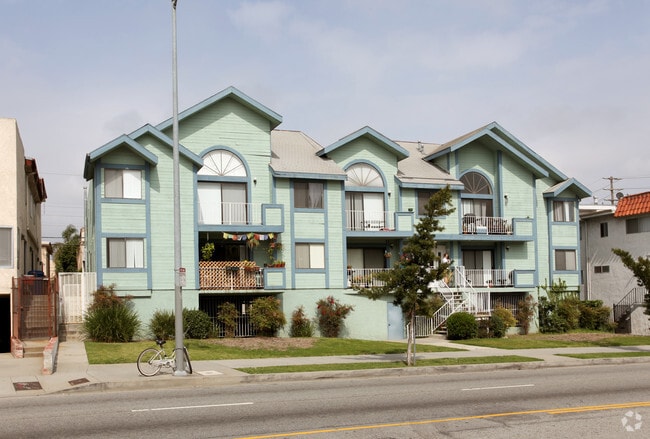 Building Photo - 1546 Bundy Drive