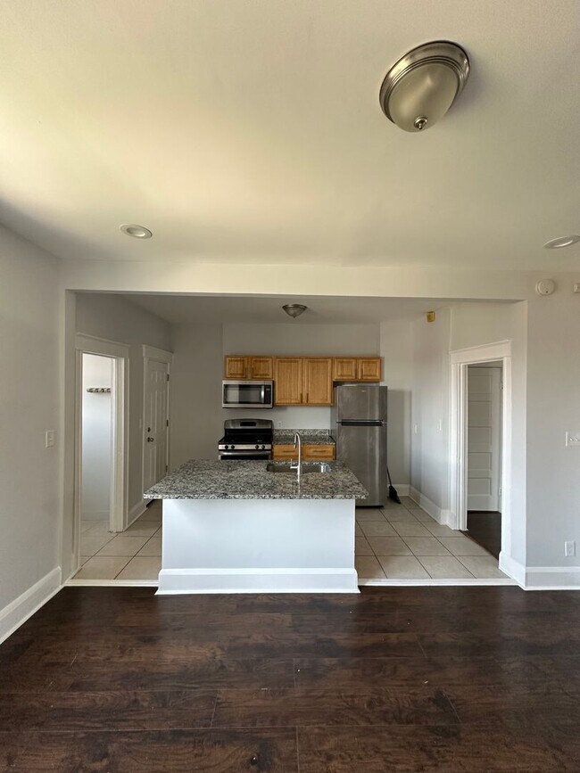 Foto del edificio - 3 Bedroom with Private Garage