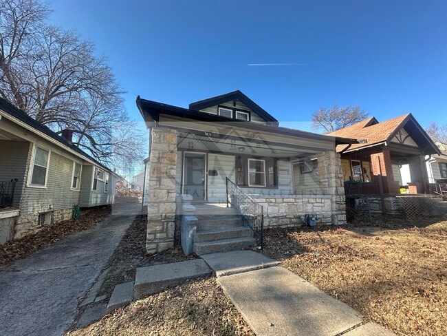 Building Photo - 5830 Tracy Ave