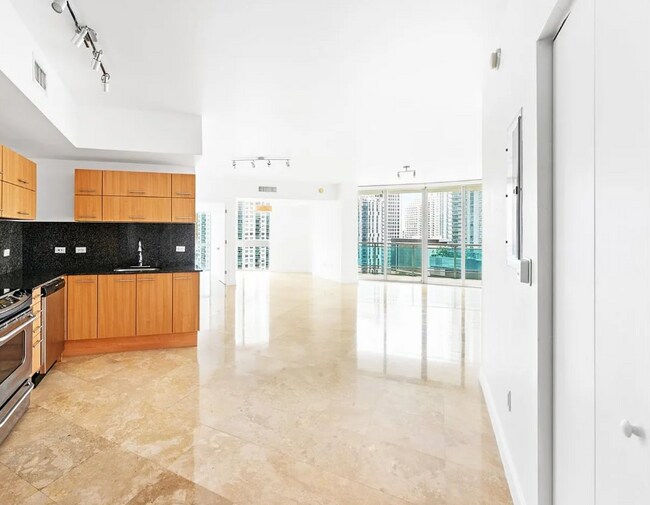 Foto del edificio - 350 S Miami Ave