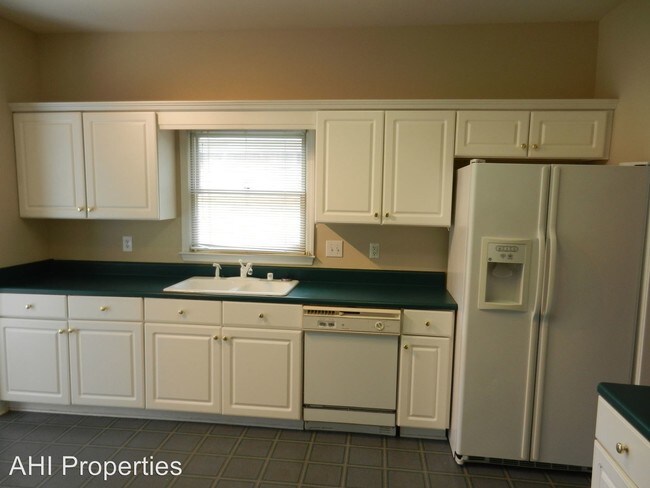 Building Photo - 3 br, 2 bath House - 145 Southlake Lane