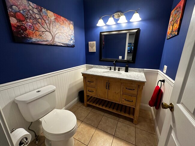 Baño del primer piso - 143 Oak Park Dr