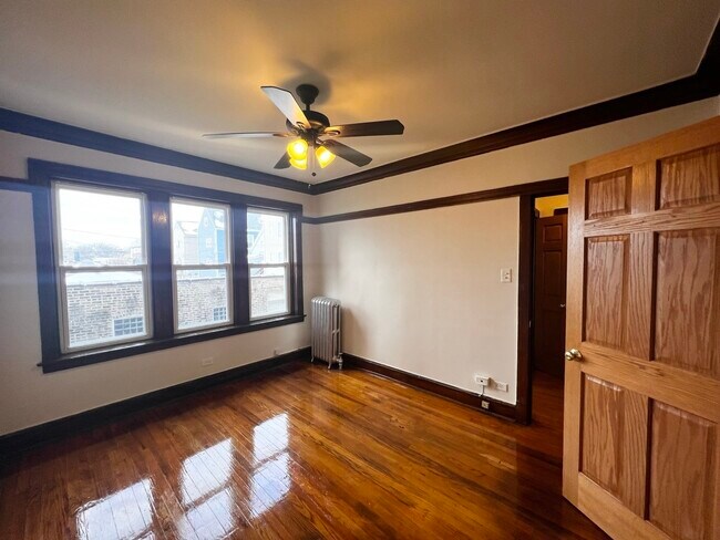 Foto del edificio - 2150 N Kildare Ave