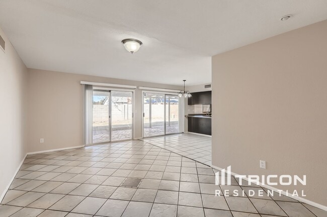 Building Photo - 850 W Lobo Ave