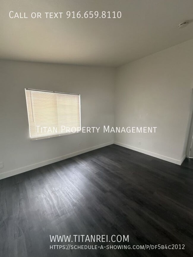 Building Photo - North Sac 2bed Unit!  Call (916) 659-8110 ...