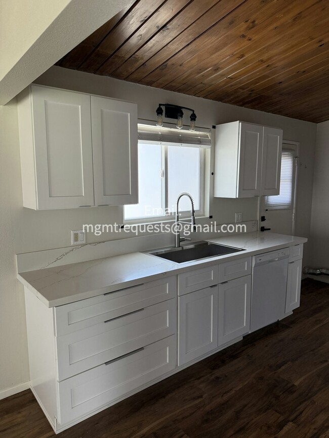 Foto del edificio - 622 Pine Ave
