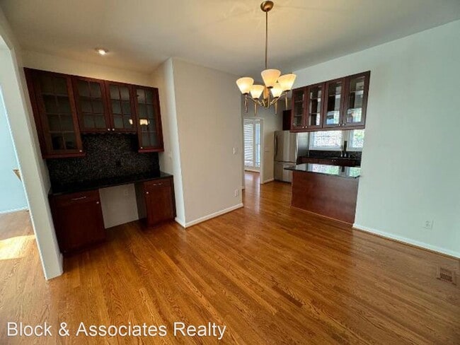 Building Photo - 3 br, 2.5 bath House - 803 The Village Circle