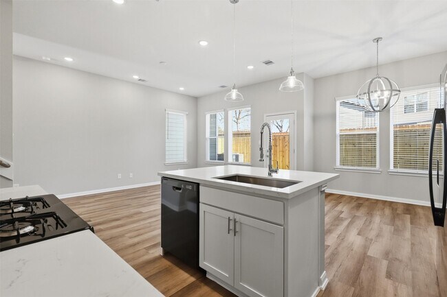 Foto del edificio - 9906 Clark Cyn Ln