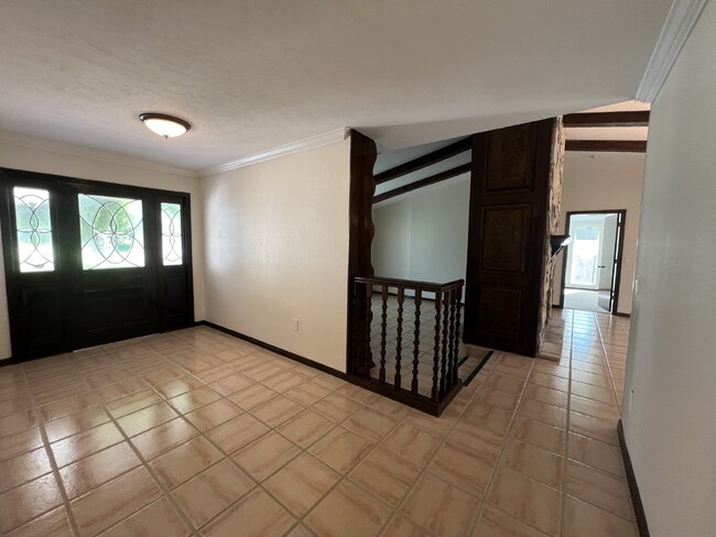 Foto del edificio - Updated 3-Bedroom Home with Spacious Yard ...