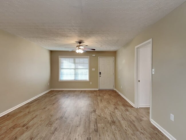 Building Photo - 1057 Wedgewood Ct