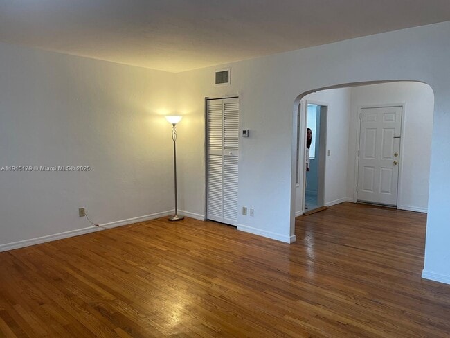 Foto del edificio - 520 SW 10th St