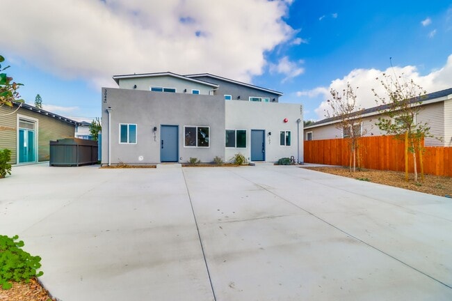 Foto del edificio - 3042-3044 J St