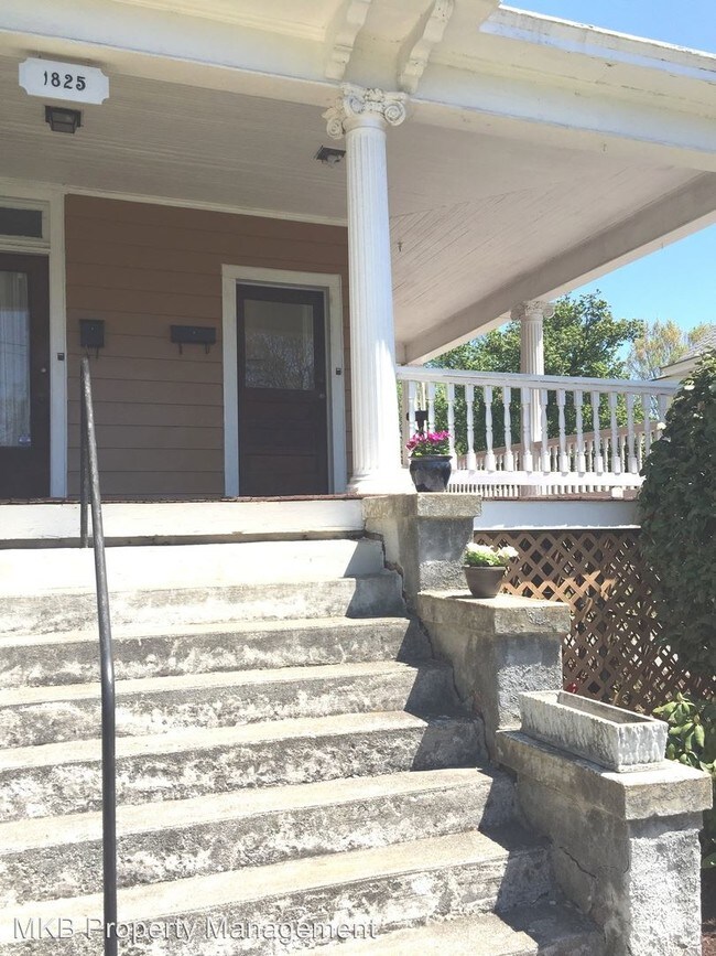 Foto del edificio - 1825 Cambridge Ave SW