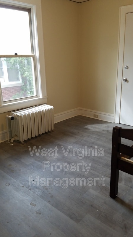 Building Photo - 415 Woodlawn Ave