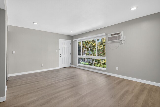 Foto del edificio - 2300 E Commonwealth Ave