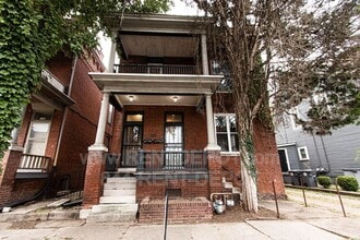 Building Photo - 117 Cherry St