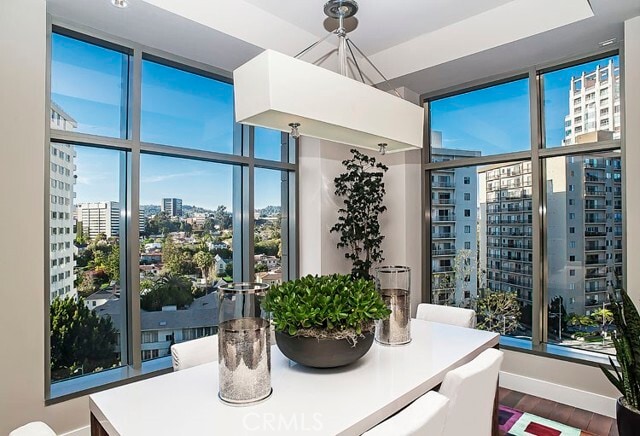 Foto del edificio - 10776 Wilshire Blvd