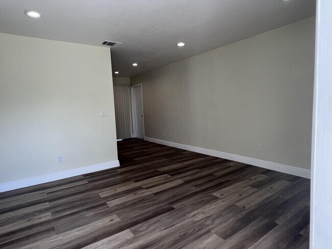 Foto del edificio - 1329 SE Vestridge Ln