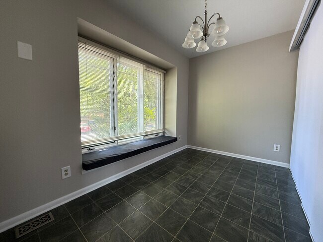 Foto del edificio - 3426 Londonderry Ct