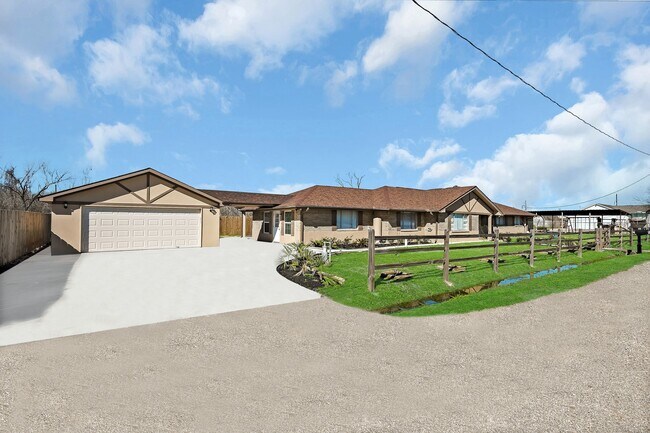 Foto del edificio - 3722 Rest Home Rd