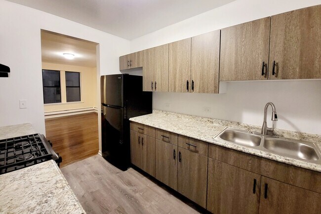 Foto del edificio - 2749 N Sawyer Ave